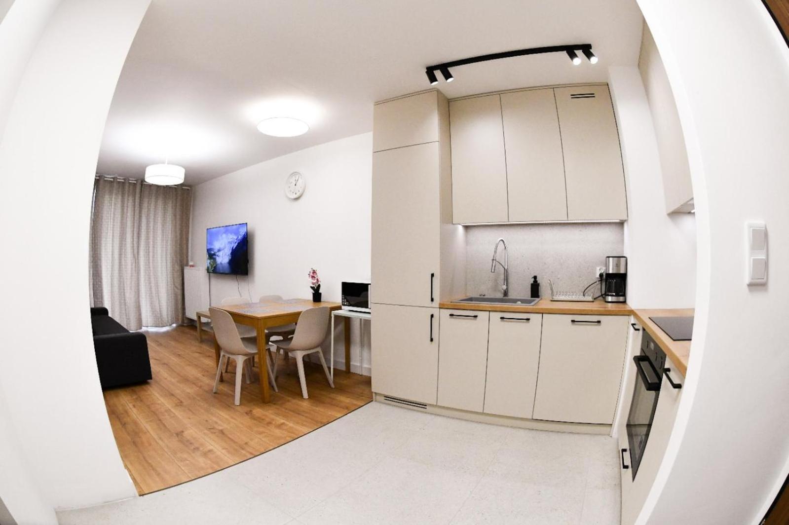 Elegant Two-Room Apartment, Sleeps 4, Near Turon Arena, With Balcony Kraków Eksteriør billede
