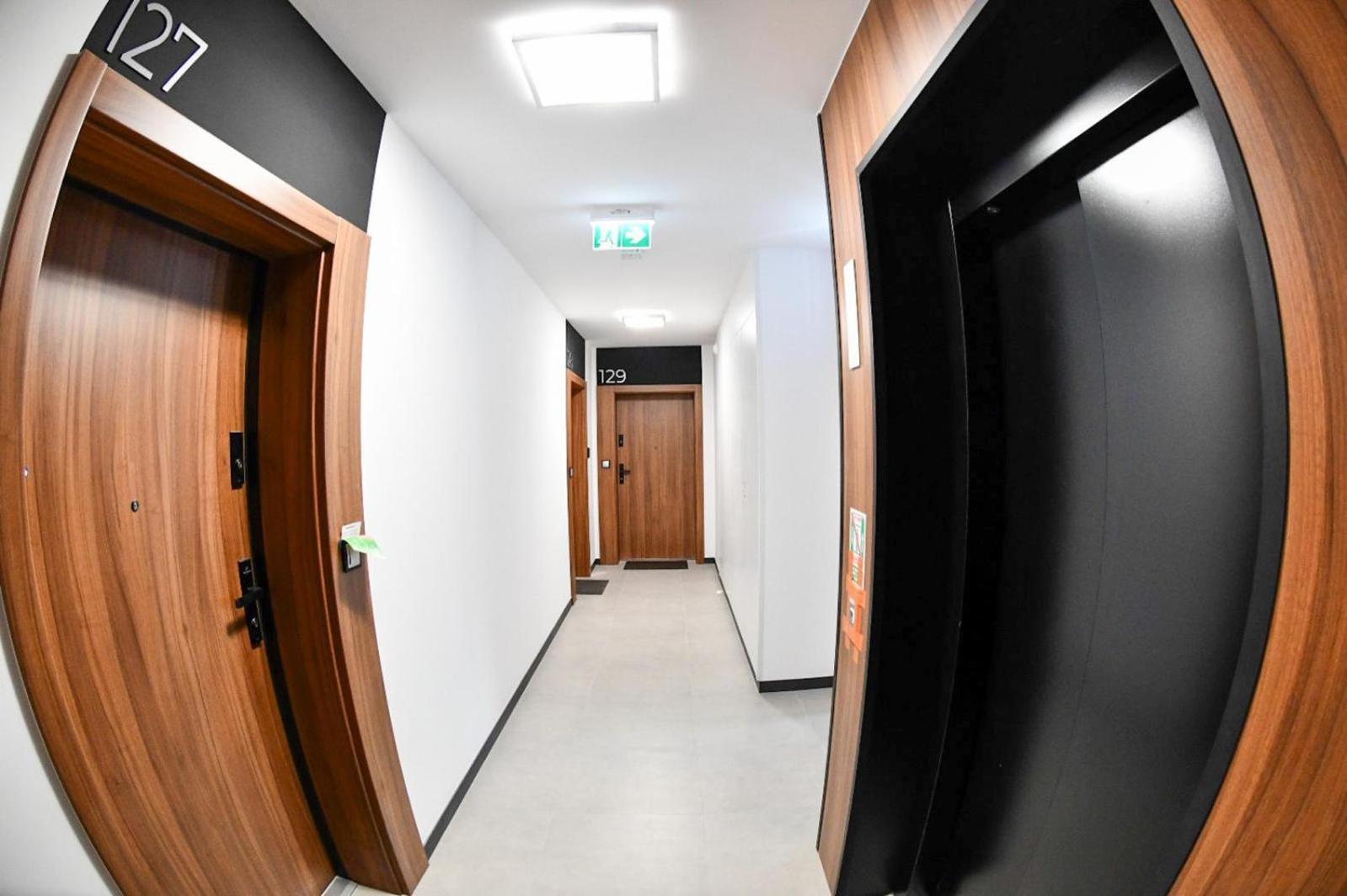 Elegant Two-Room Apartment, Sleeps 4, Near Turon Arena, With Balcony Kraków Eksteriør billede